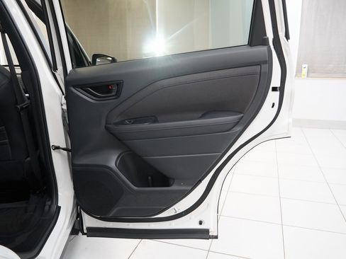 Used 2025 Subaru Forester Premium w/ Convenience Package #1 image 26