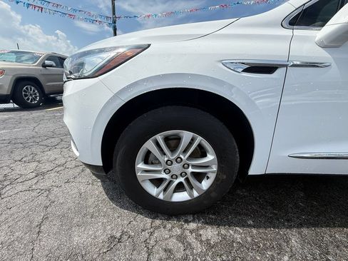 Used 2018 Buick Enclave Essence w/ Trailering Package FWD image 10