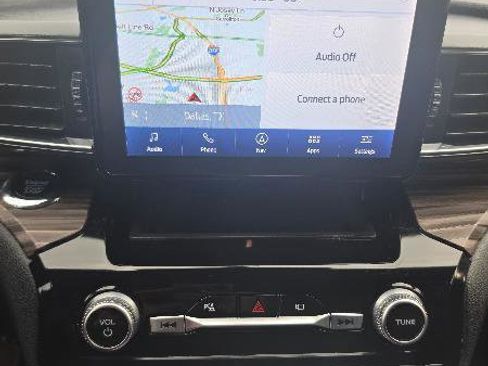 Used 2022 Ford Explorer Limited w/ Equipment Group 301A image 12