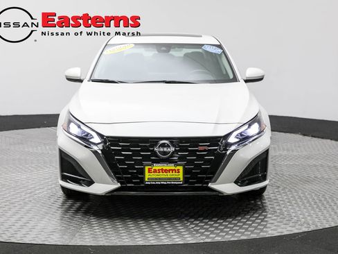 Used 2024 Nissan Altima 2.5 SV w/ SV Premium Package image 3