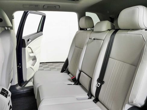 Certified 2023 Volkswagen Tiguan SE w/ Panoramic Sunroof Package FWD image 22