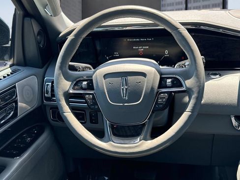 Used 2018 Lincoln Navigator Reserve w/ Technology Package AWD/4WD image 22