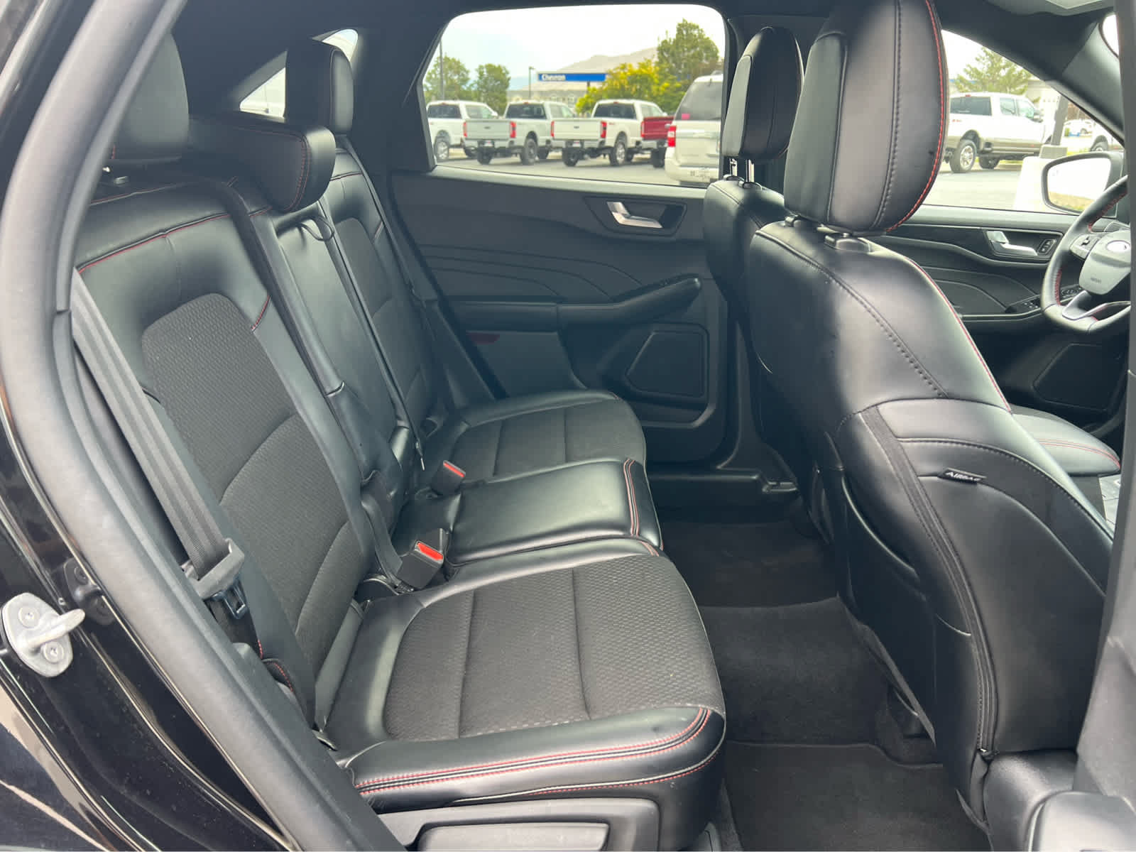 Used 2025 Ford Escape ST-Line Select AWD/4WD image 25