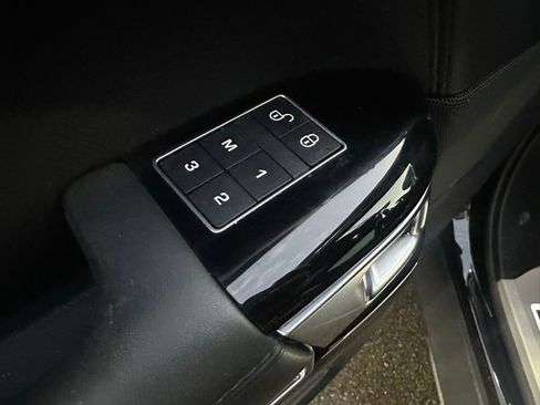 Used 2017 Land Rover Range Rover Long Wheelbase Supercharged image 27