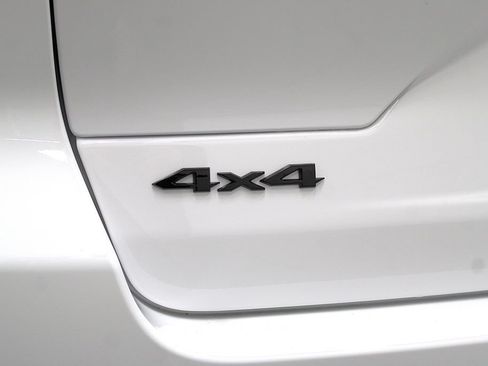 New 2026 Jeep Grand Cherokee Altitude AWD/4WD image 39