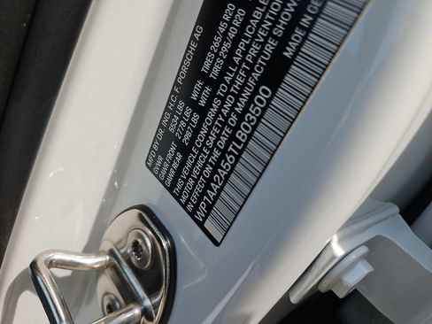 Certified 2026 Porsche Macan AWD/4WD image 14
