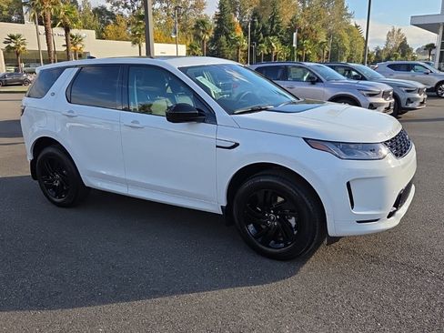 New 2025 Land Rover Discovery Sport S image 8