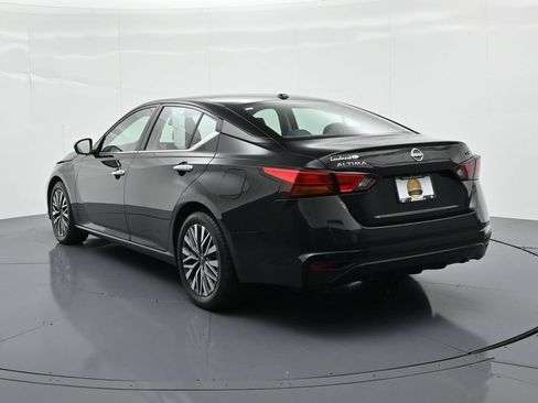 Used 2024 Nissan Altima 2.5 SV FWD image 8