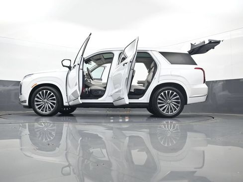 Certified 2025 Hyundai Palisade Calligraphy AWD/4WD image 35