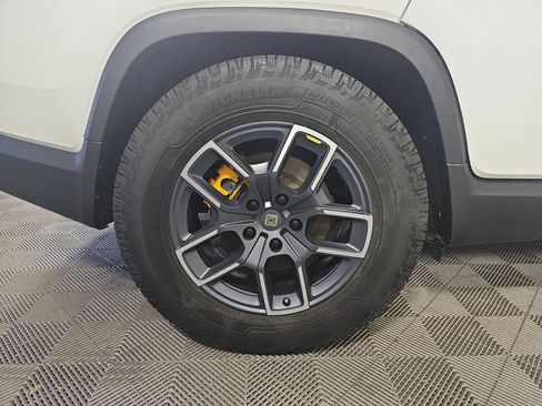 Used 2022 Rivian R1T Adventure image 11