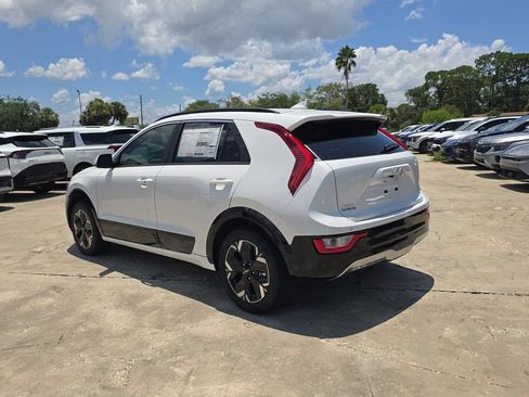 New 2026 Kia Niro Wind FWD image 6