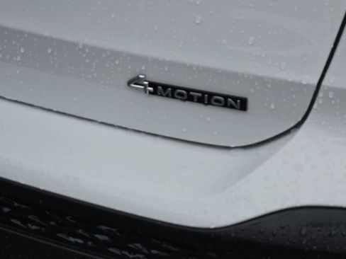 Certified 2023 Volkswagen Taos SEL image 13