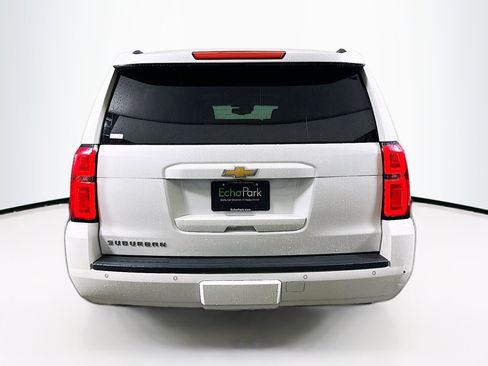 Used 2018 Chevrolet Suburban LT w/ LT Signature Package RWD image 7
