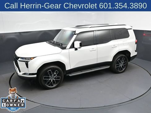 Used 2024 Lexus GX 550 w/ Accessory Package (Z1) AWD/4WD image 12