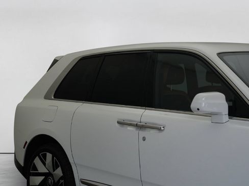 New 2026 Rolls-Royce Cullinan AWD/4WD image 3