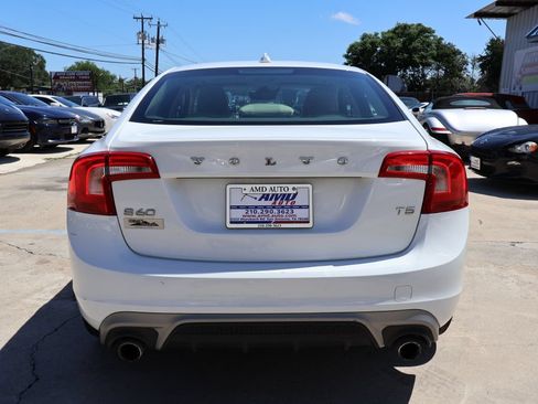 Used 2017 Volvo S60 T5 Dynamic FWD image 6