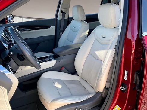 Used 2023 Cadillac XT6 Premium Luxury w/ Technology Package image 25