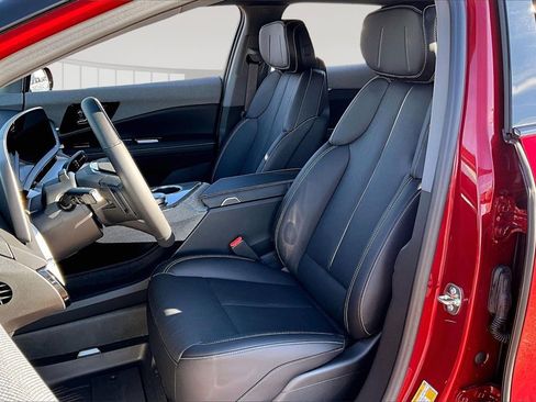 Used 2025 Cadillac Optiq Luxury 2 w/ LPO, Floor Liner Package image 25