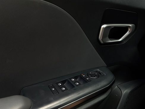 Used 2025 Kia K4 FWD image 19