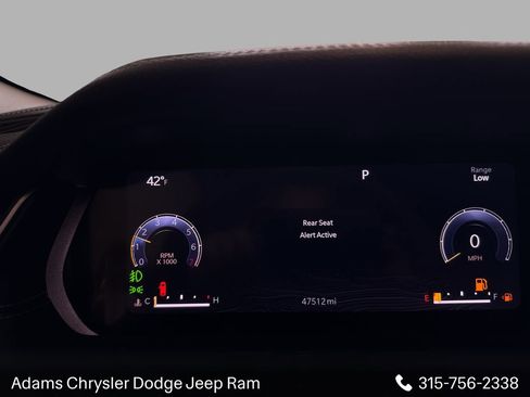 Used 2023 Jeep Grand Cherokee Limited w/ Black Appearance Package AWD/4WD image 15