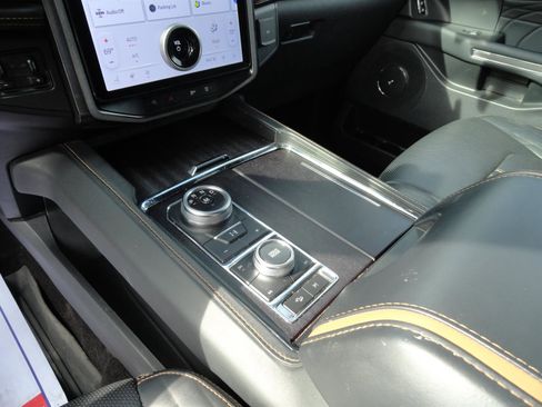 Used 2022 Ford Expedition Max Platinum image 18