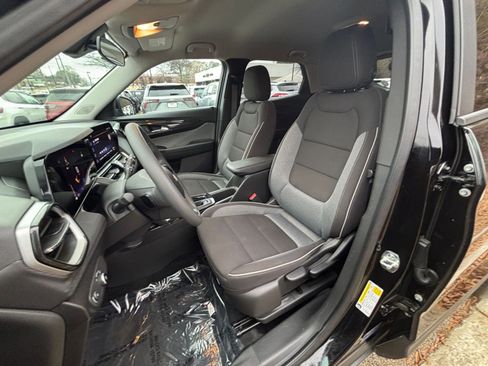 Used 2025 Chevrolet TrailBlazer LT image 37