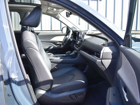 Certified 2024 Toyota Grand Highlander AWD image 25