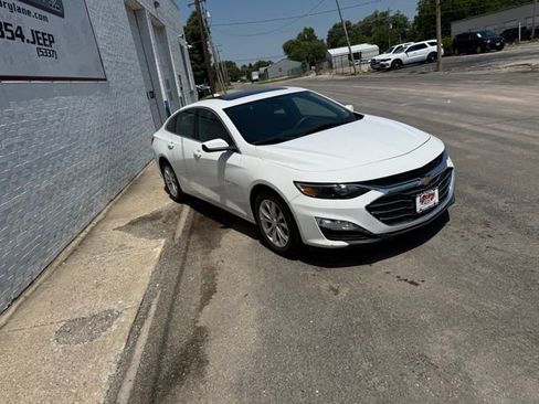 Used 2024 Chevrolet Malibu LT FWD image 3