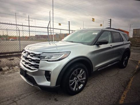 Used 2025 Ford Explorer Active w/ Active Comfort Package AWD/4WD image 15