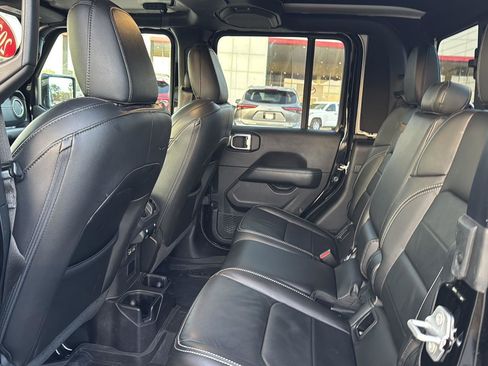 Used 2022 Jeep Gladiator Overland w/ Popular Equipment Package image 9