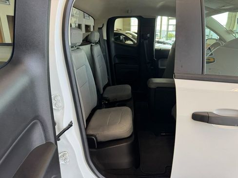 Used 2018 Chevrolet Colorado W/T w/ WT Convenience Package image 40