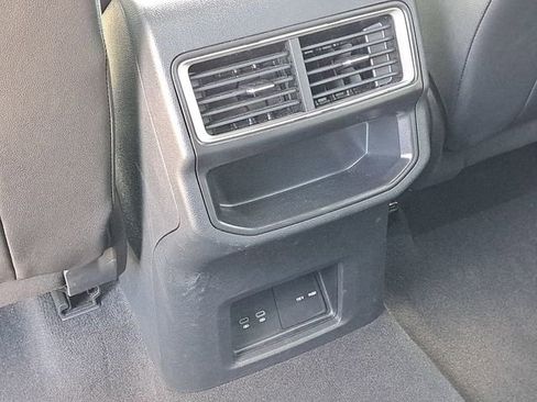 Used 2024 Volkswagen Atlas Cross Sport SE image 23