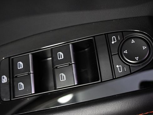 Used 2025 MAZDA MAZDA3 Carbon image 23