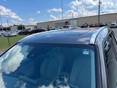 Used 2021 Toyota Highlander XLE AWD/4WD image 8