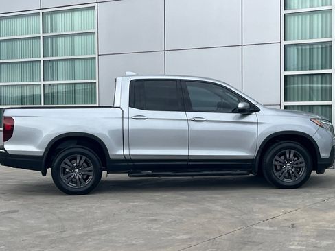 Used 2019 Honda Ridgeline Sport image 3