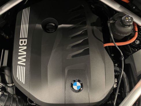 Used 2026 BMW X5 xDrive50e w/ M Sport Package image 26