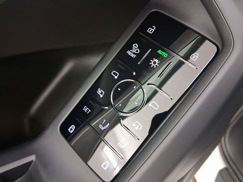 Used 2025 Audi Q5 Premium Plus w/ Premium Plus image 12