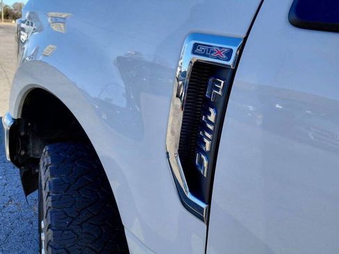 Used 2020 Ford F250 XL w/ STX Appearance Package image 12