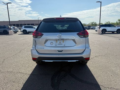 Used 2019 Nissan Rogue S FWD image 6
