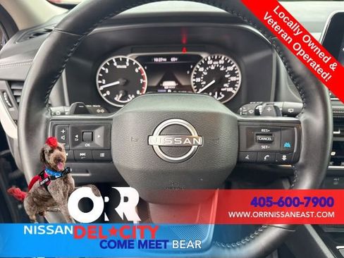 Used 2025 Nissan Rogue SV image 18