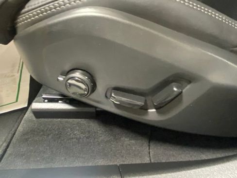 Certified 2025 Volvo XC60 B5 Ultra AWD/4WD image 12