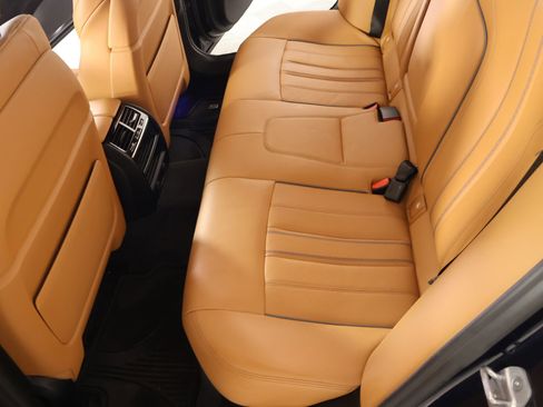 Used 2019 BMW 530e xDrive w/ Convenience Package image 13