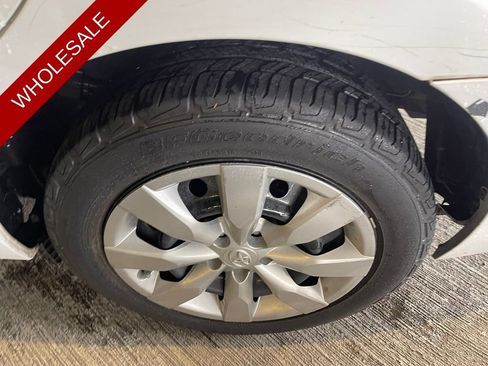 Used 2014 Toyota Corolla L FWD image 15
