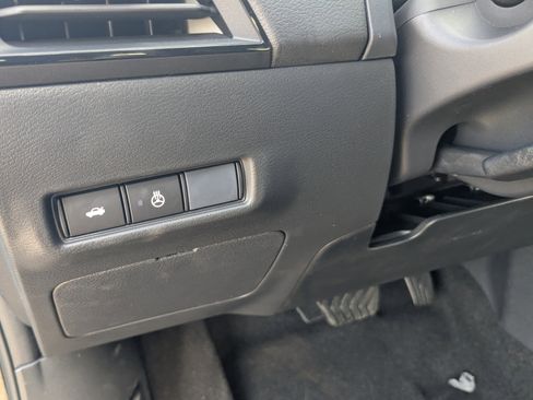 New 2026 Nissan Sentra SR FWD image 23