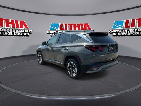 Used 2025 Hyundai Tucson SEL FWD image 6