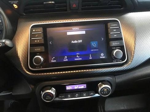 Used 2018 Nissan Kicks SV FWD image 19