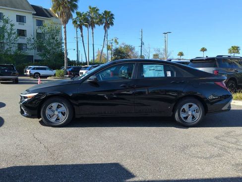 New 2026 Hyundai Elantra SE image 3