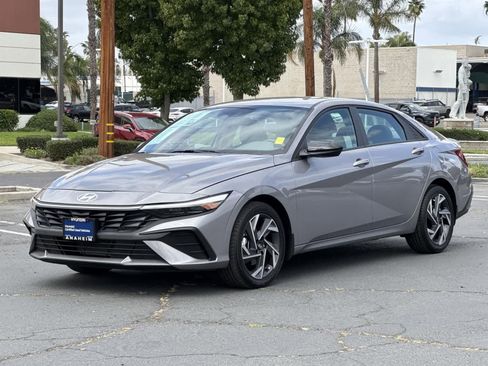 Certified 2025 Hyundai Elantra Sport image 6