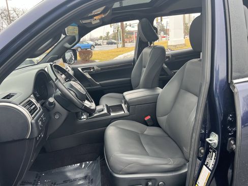 Used 2023 Lexus GX 460 Premium w/ Premium Package image 13