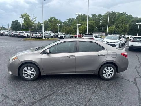 Used 2015 Toyota Corolla LE FWD image 4